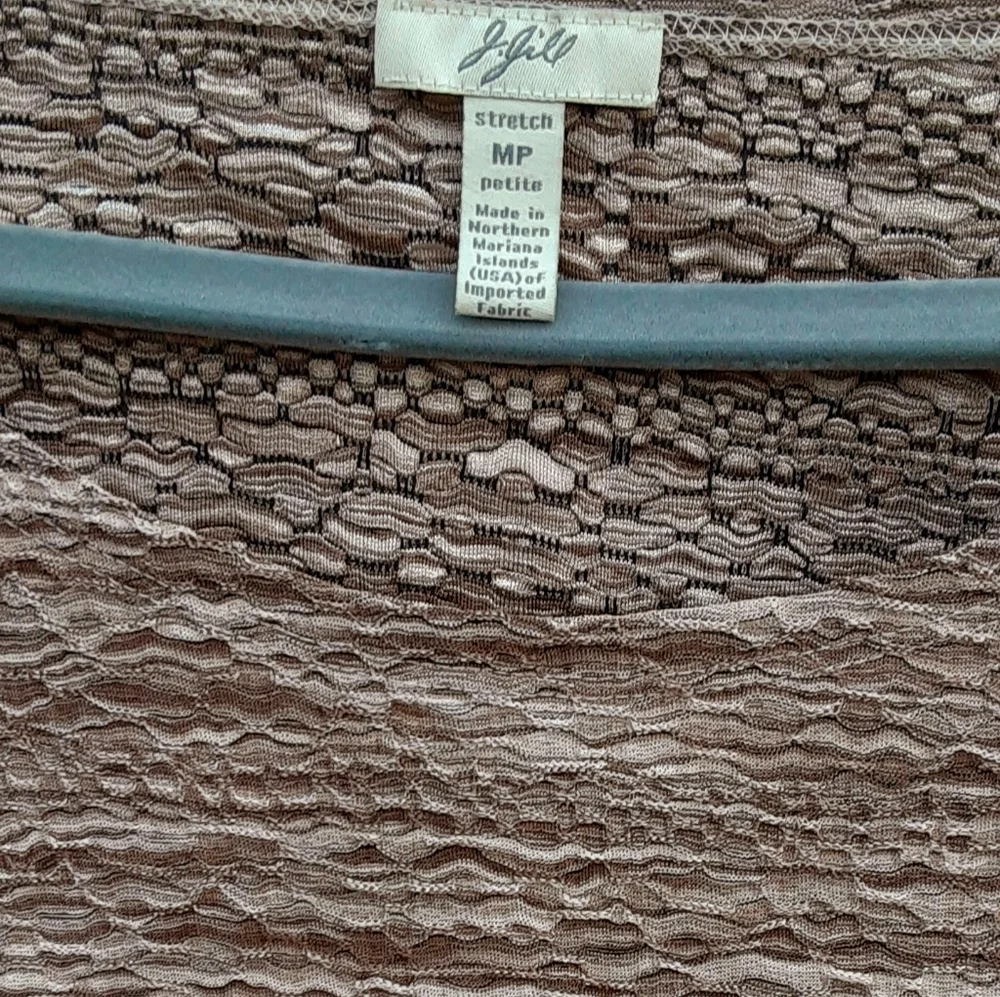 3/$15 🎄or FREE JJill Crinkle Ribbon Top Sophisticated Neutralmarbled design co - Picture 5 of 9